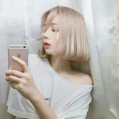 跳舞的红色公交